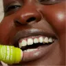 The Body Shop Swipe It Moisturising Lip Balm (5 g, Frutto del drago (Pitaja))